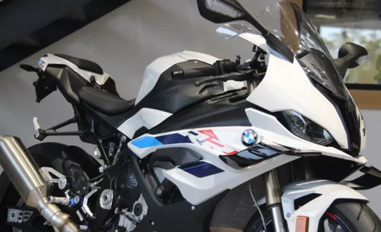 bmw-s1000rr-big-2