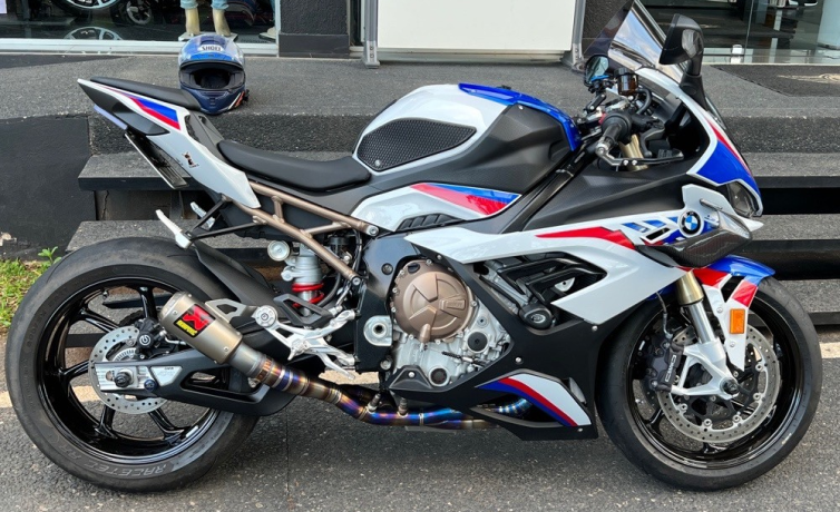bmw-s1000rr-big-1