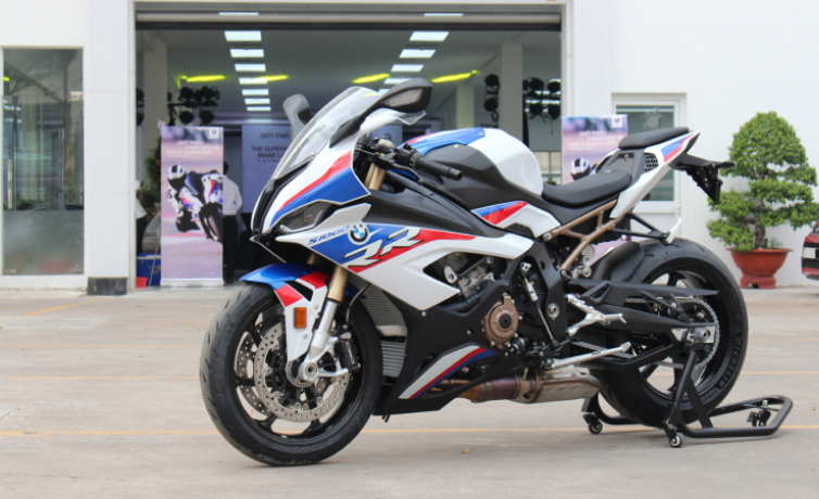 bmw-s1000rr-big-0